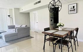 Spacious 1Br On The Beach, The Tides, Hollywood,Fl